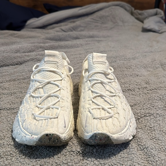 Nike shoes - Picture 2 of 3